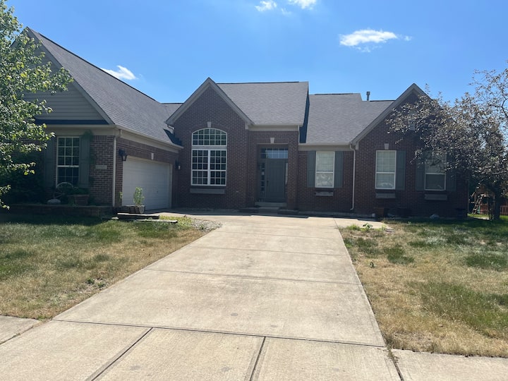 "Entertainers Dream" Lots of Space to Have Fun! Houses for Rent in