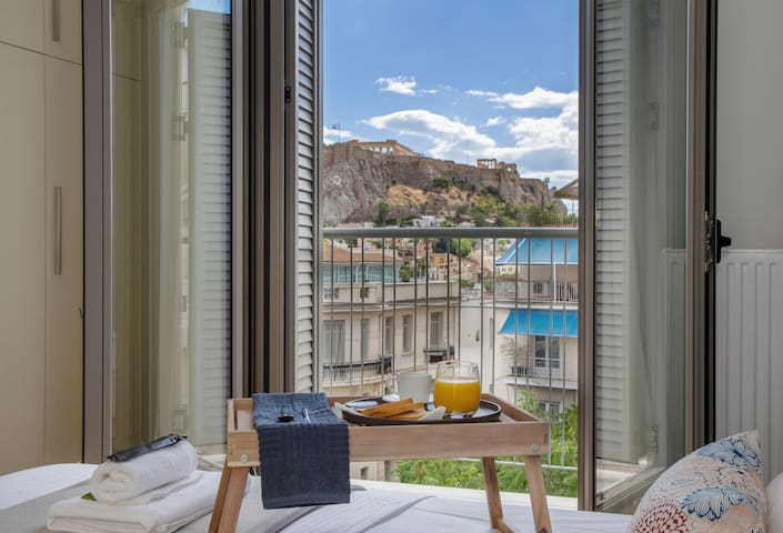 Brand new 3bdr Apt in Syntagma with Acropolis view