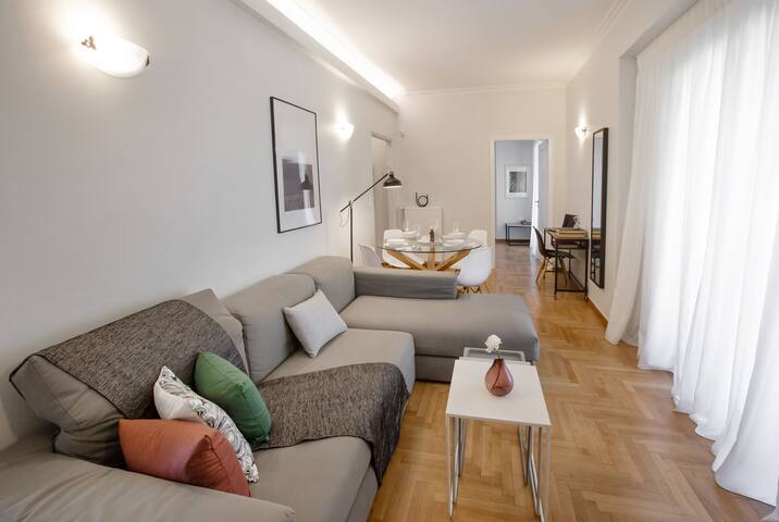 Brand new 3bdr Apt in Syntagma with Acropolis view gallery image 5