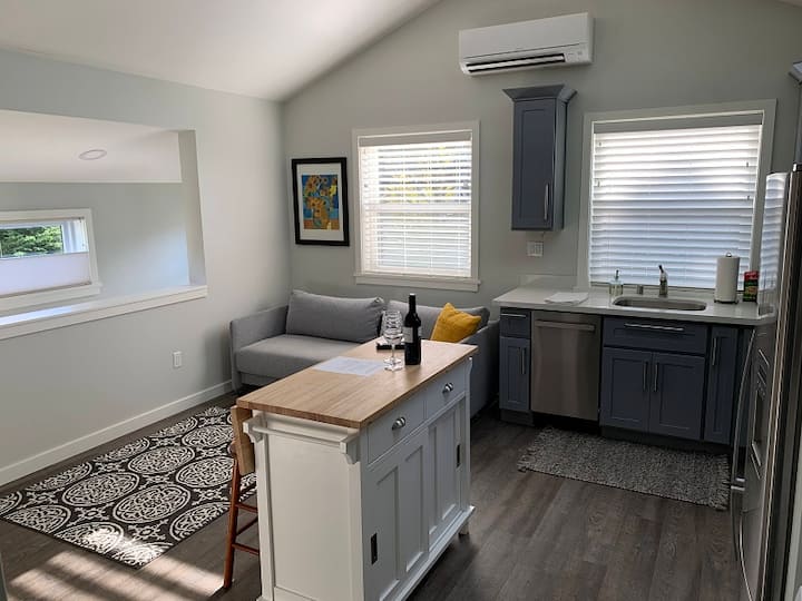 Close To Uw And Children's Hospital, 1 Bed/1 Bath - Kenmore, WA