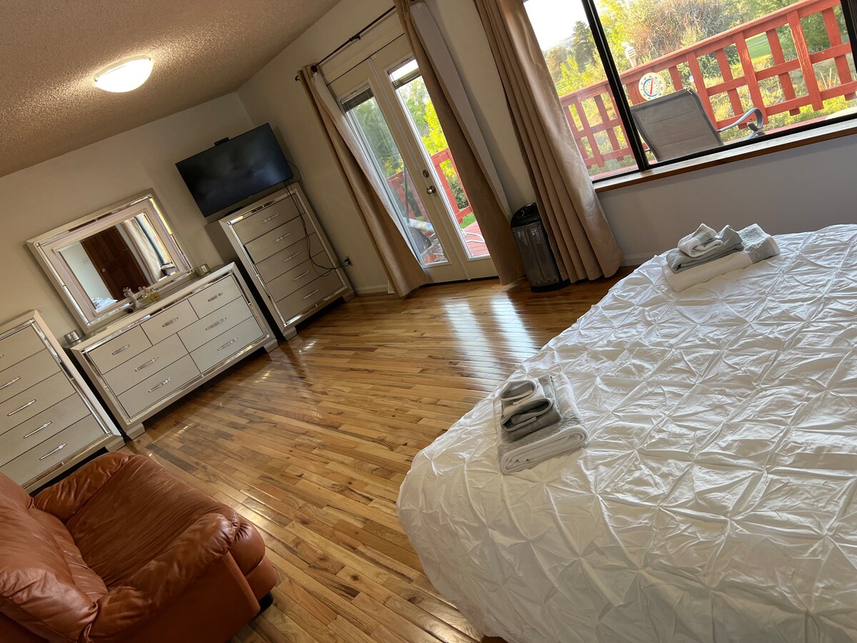 Vylepšili sme na mätový nábytok na terase, ktorý nie je na tomto obrázku, ale vidíte na titulnom obrázku a iné obrázky. 