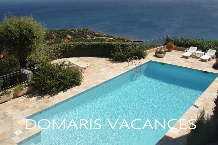 Villa De Standing Avec Piscine Surplombant La Mer - Les Issambres
