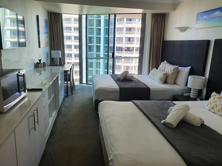 11th Floor Ocean View Queen Beds In Classy Hotel - Australië