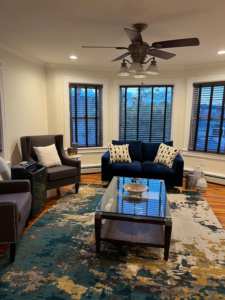 Spacious Modern 2nd Floor Two Bed One Bath Apt Apartments for Rent in