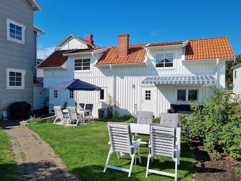 Successful Airbnb property: Villa Kronberget's guest house, Lysekil's pearl in Lysekil