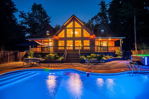 Large Cozy Lodge Near Whiteface w/ Hottub & Sauna
