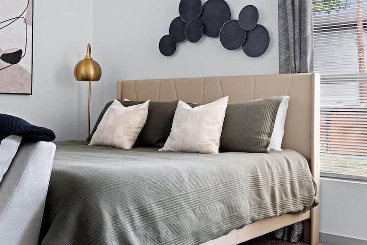 King - Chumba cha kulala #1 na Bafu la chumbani