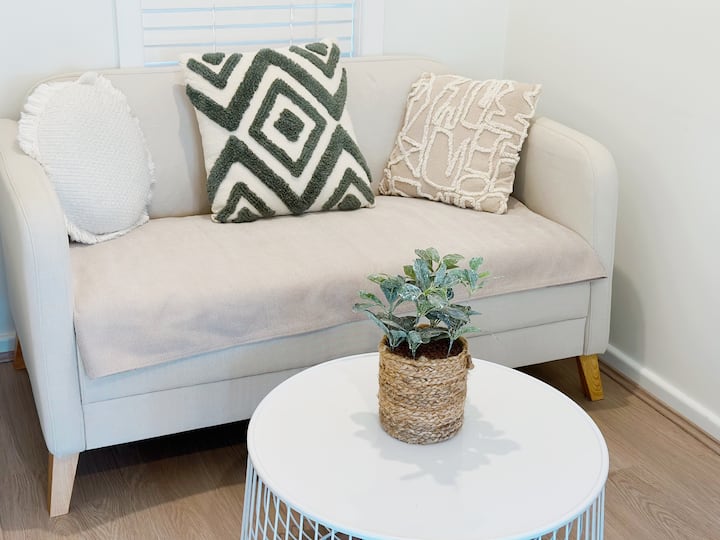 Two-bedroom Guest Suite With Private Entrance - Parramatta