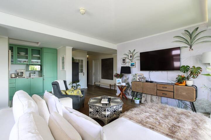 Spacious Luxury Home.Sea View & Direct Lift Access