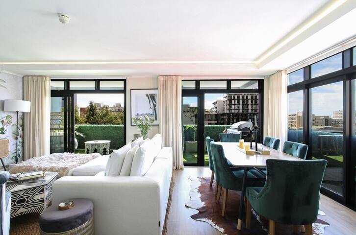 Spacious Luxury Home.Sea View & Direct Lift Access gallery image 2