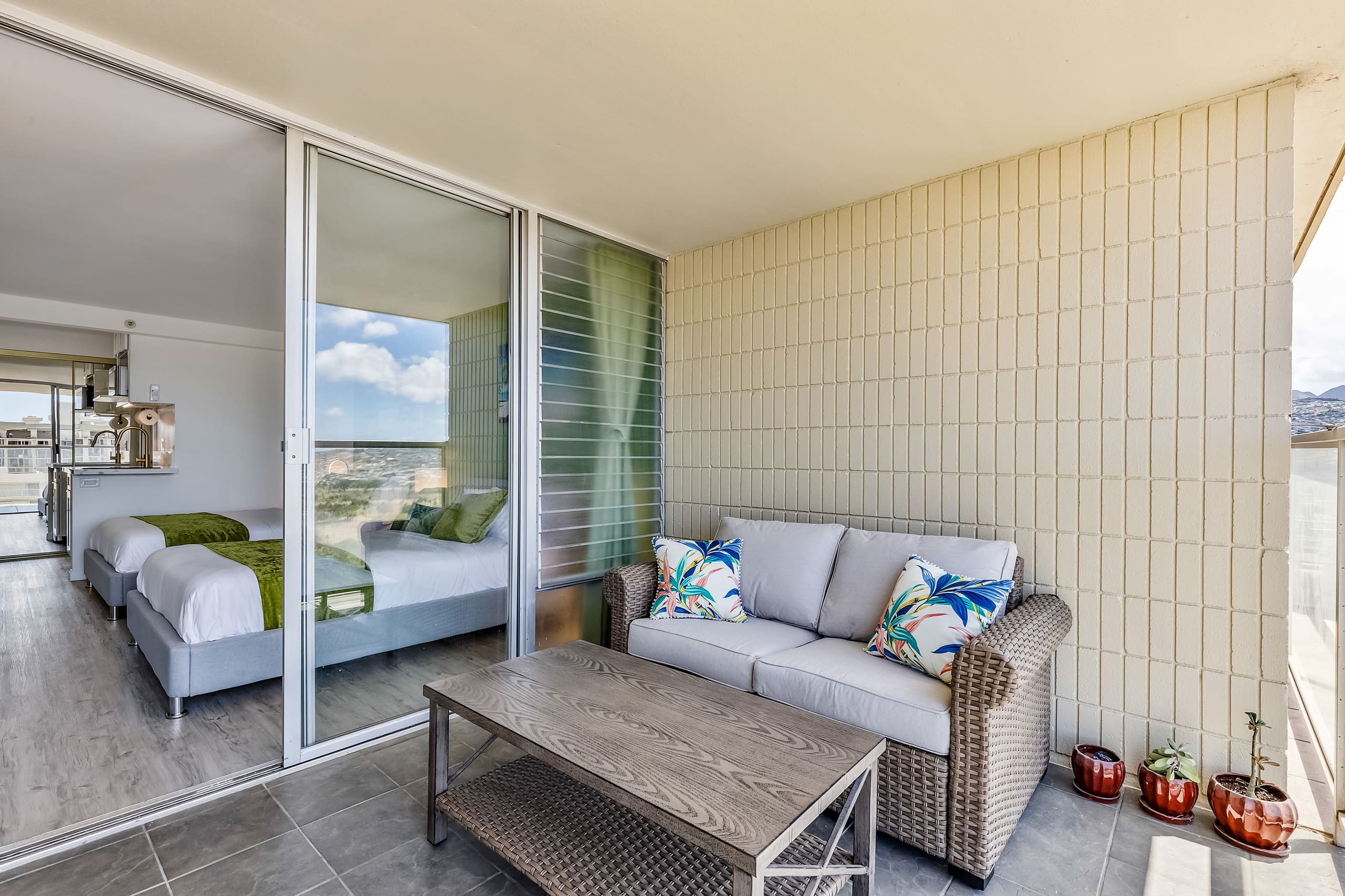 Condo in Honolulu · ★4.9 · 1 bedroom · 2 beds · 1 shared bath - Image 21