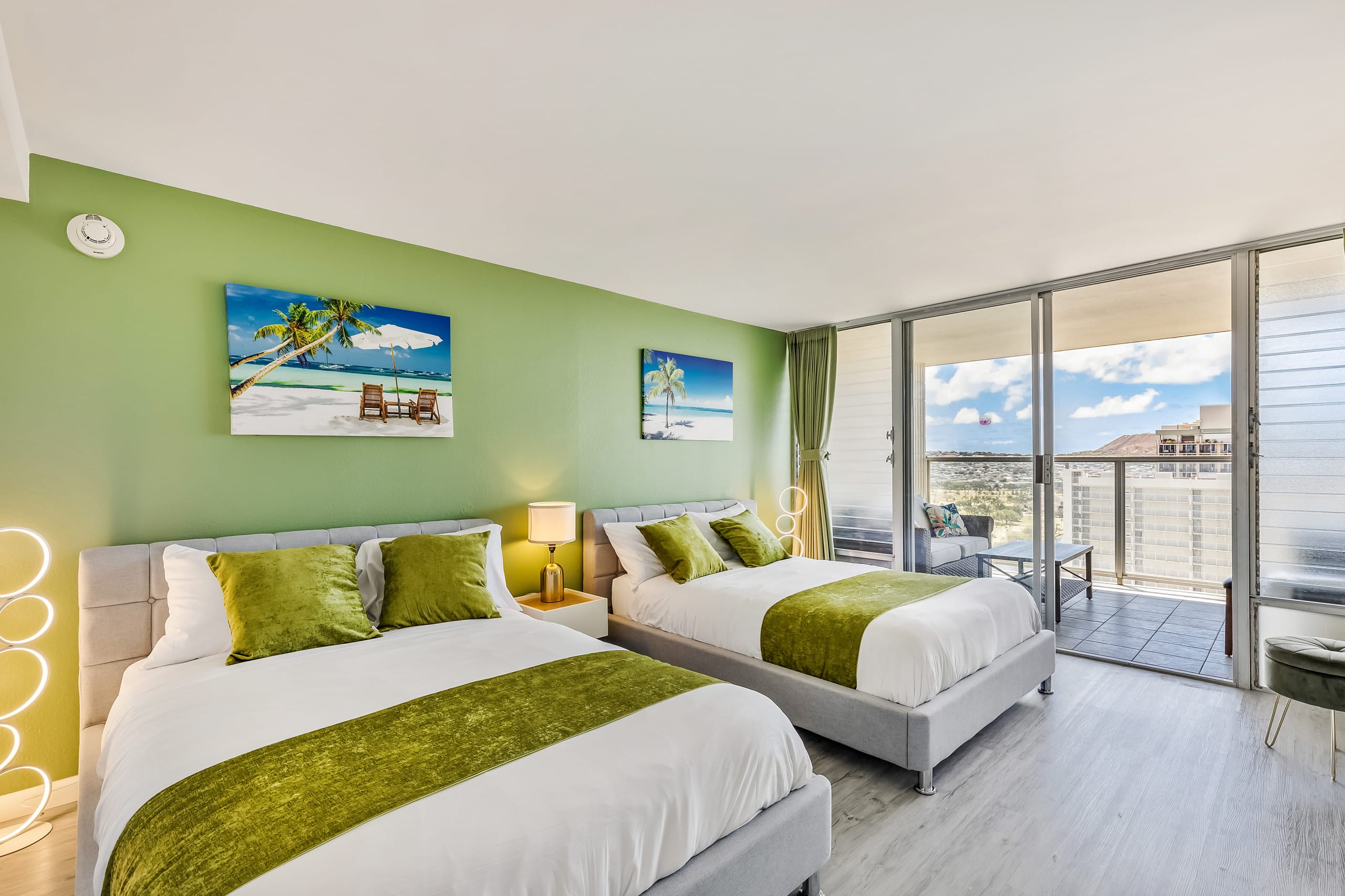 Condo in Honolulu · ★4.9 · 1 bedroom · 2 beds · 1 shared bath - Image 1