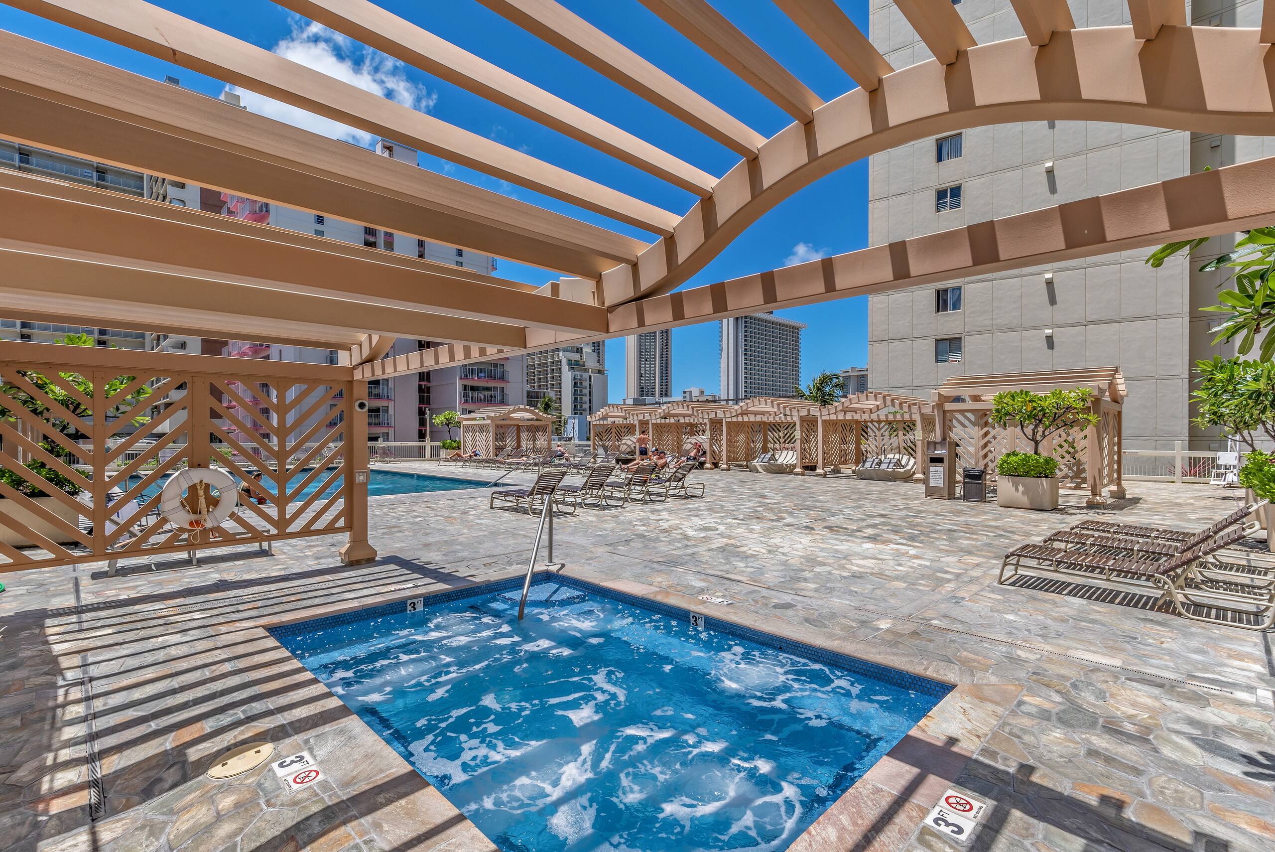 Condo in Honolulu · ★4.9 · 1 bedroom · 2 beds · 1 shared bath - Image 24
