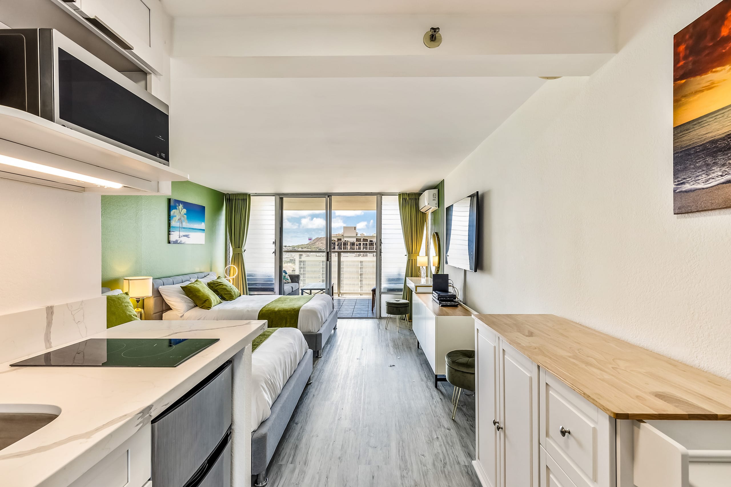 Condo in Honolulu · ★4.9 · 1 bedroom · 2 beds · 1 shared bath - Image 7
