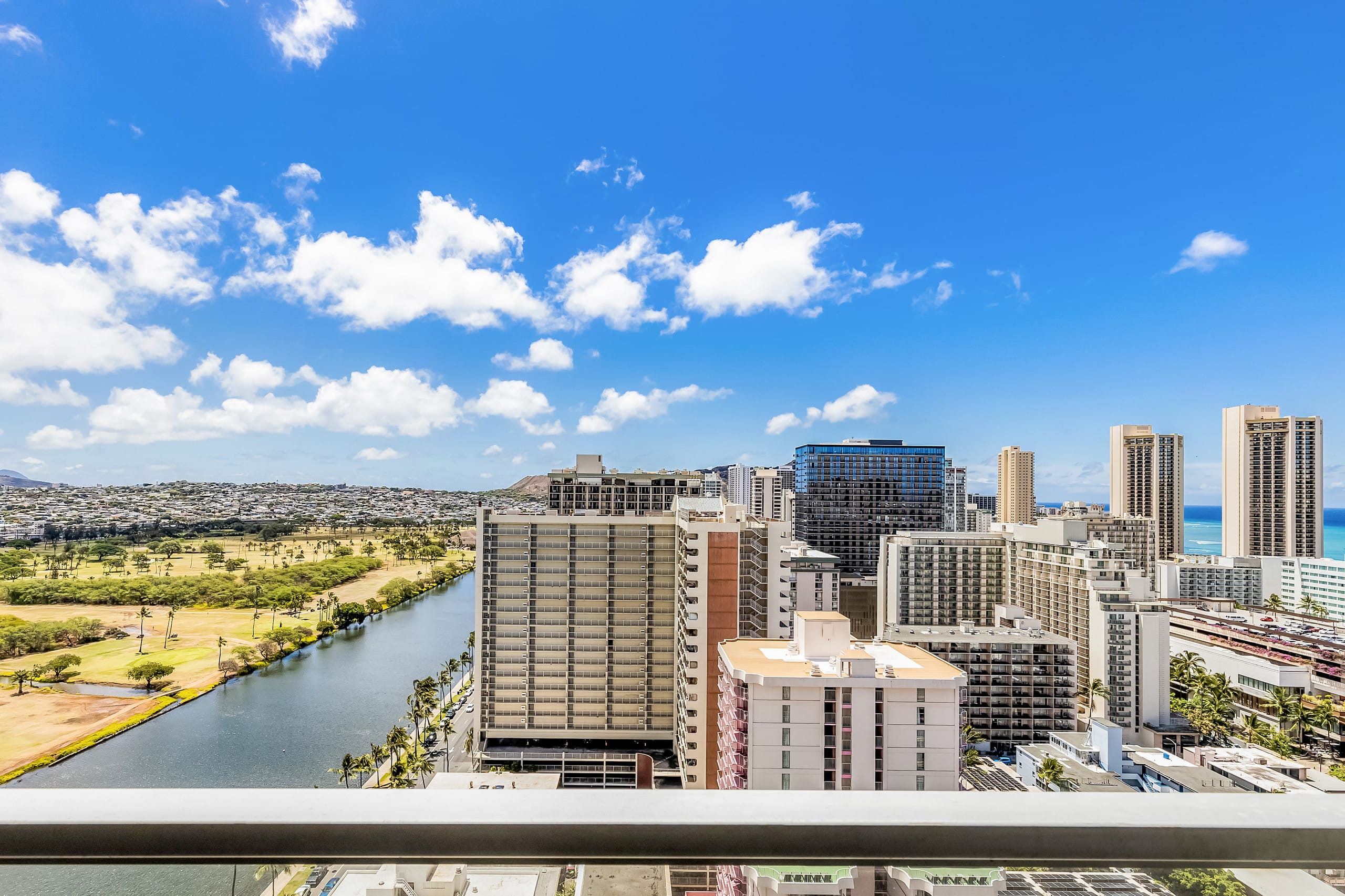 Condo in Honolulu · ★4.9 · 1 bedroom · 2 beds · 1 shared bath - Image 33