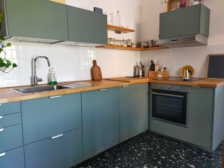 Ampio Appartamento  Vicino Al Centro E Al Mare - Bergeggi