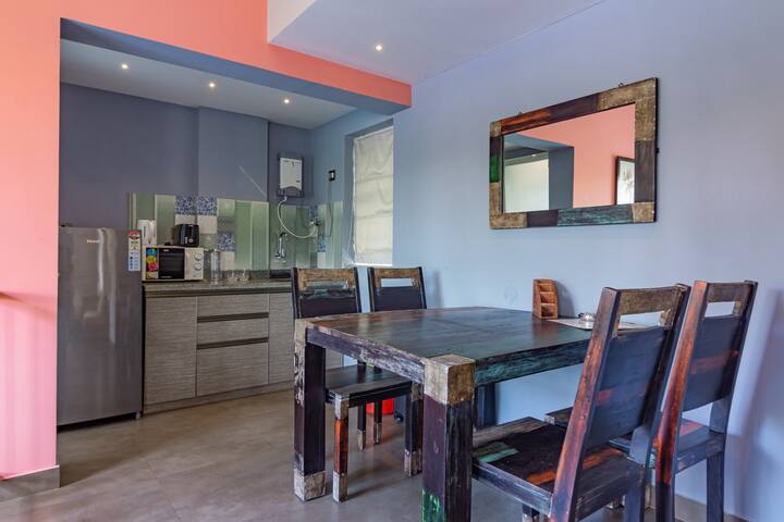 Dining area image 1