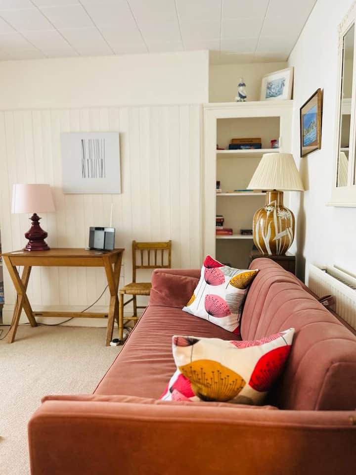 ספה נפתחת בסלון