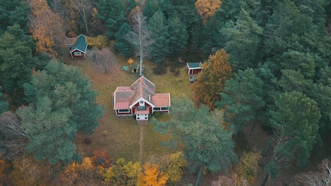 Cabin in Ljunghusen idyll near sea & golf.