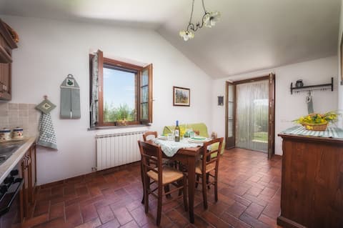 Top Airbnb: L'Ulivo, nice apartment between Tuscany and Umbria a Castiglione Del Lago