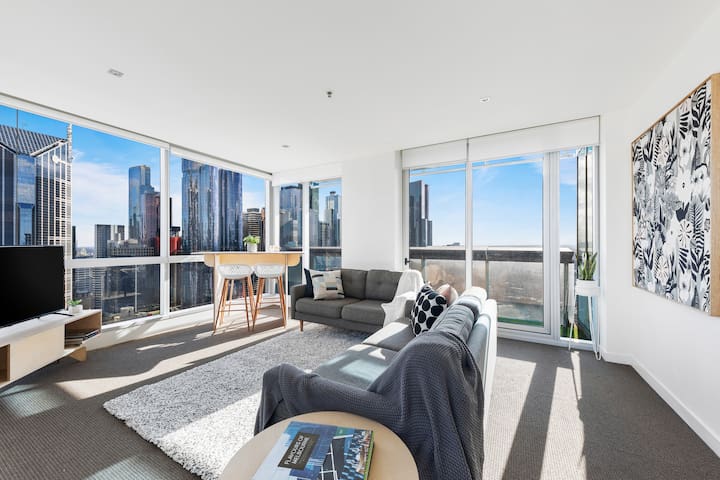 Incredible Views in this spacious 3 Bedroom Jewel!