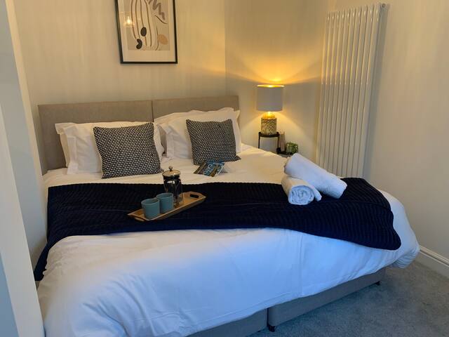 Alto – 2 Bed Apartment in Bristol by Mint Stays gallery image 4