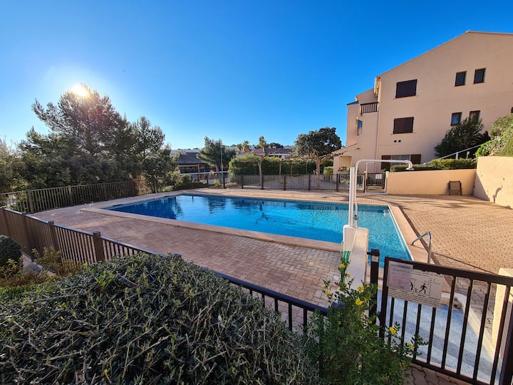 Charmant T2 Climatisé - Vue Mer - Piscine - Porquerolles