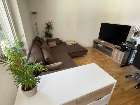 15 min to downtown: Bright & modern apartment