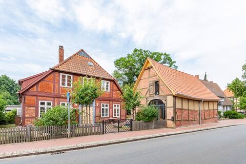 Monument - Sleeps 16 with giant cuisine on the Elbe River
