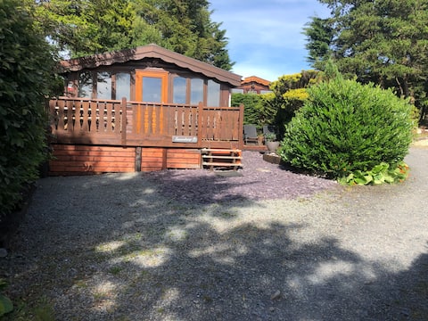 Cosy 2-bedroom log cabin in Snowdonia National Pk