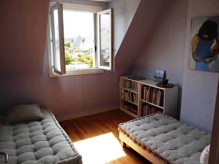 спалня 2 единични легла