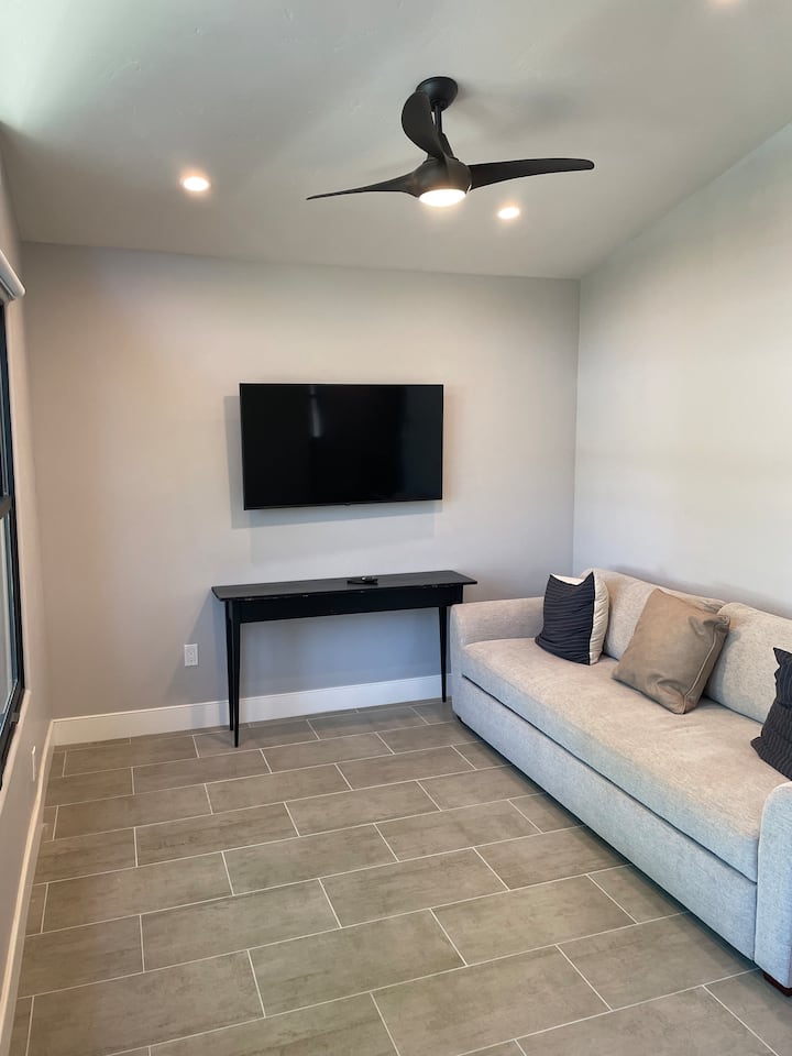 Brand New Studio With 2 Beds Near The Beach - Carlsbad, CA