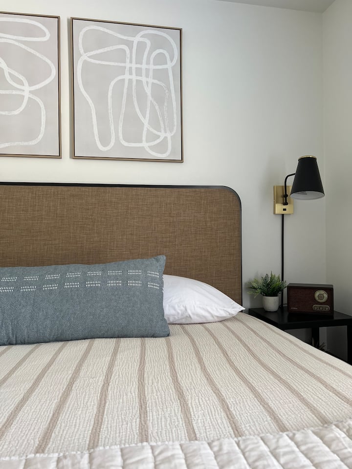 Kuna hata redio ya Bluetooth.