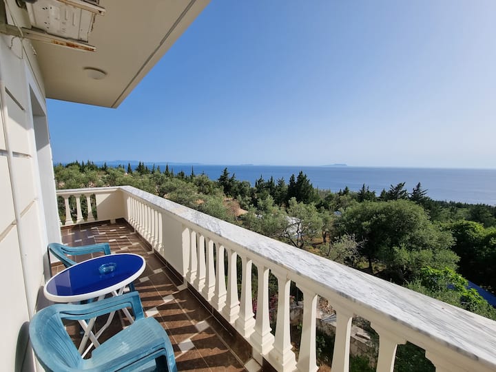Lovely 1-bedroom Apartment With Sea View Balcony - Dhërmi