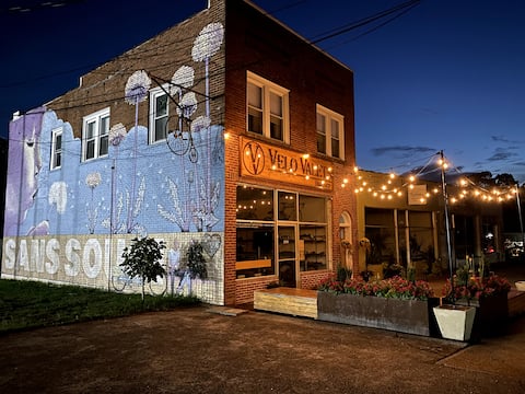 Romantic NYC inspired loft 5 min from downtown