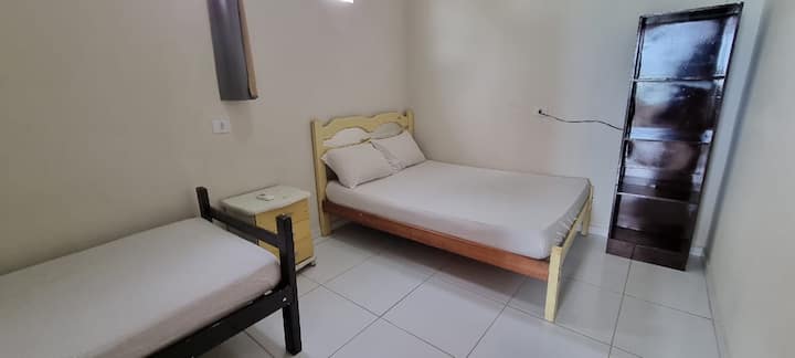 Habitación con aire acondicionado

Una cama doble
Una cama individual