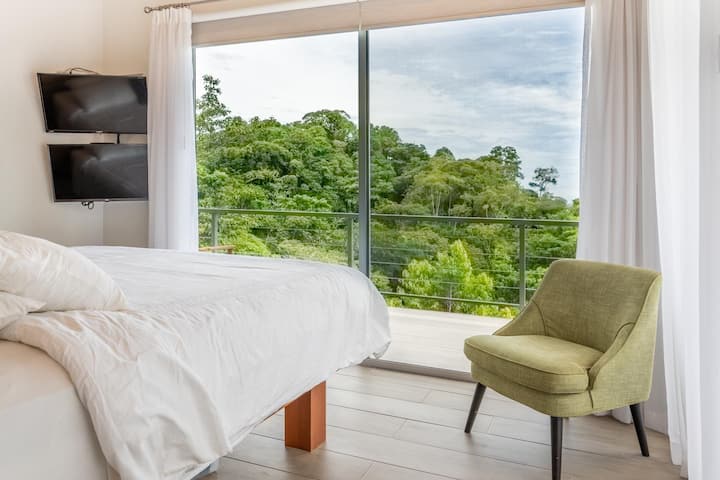 マスターベッドルーム1