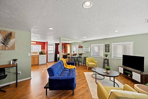 No Cleaning Fee! Prv. Parking & PetFriendly 2BR