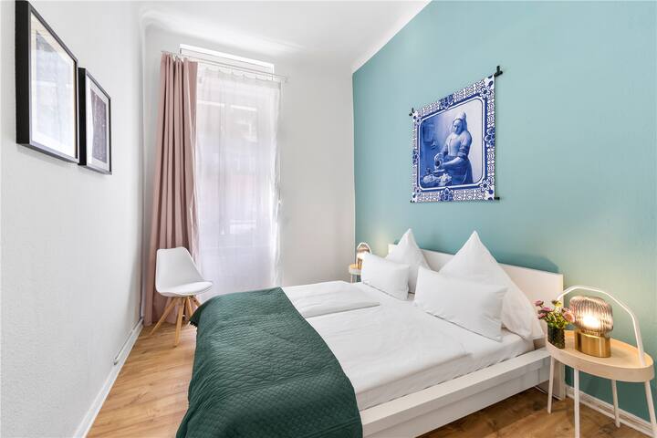 Holiday 33 Apartment I – Large 4-Room in Mitte gallery image 3