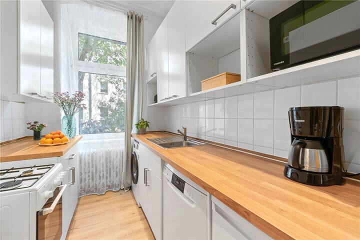 Holiday 33 Apartment I – Large 4-Room in Mitte gallery image 5