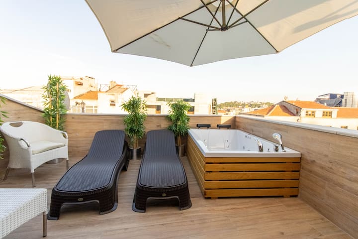 Amazing Duplex,3 Unit,4 BEDROOM,3 BATHROOM,JACUZZI