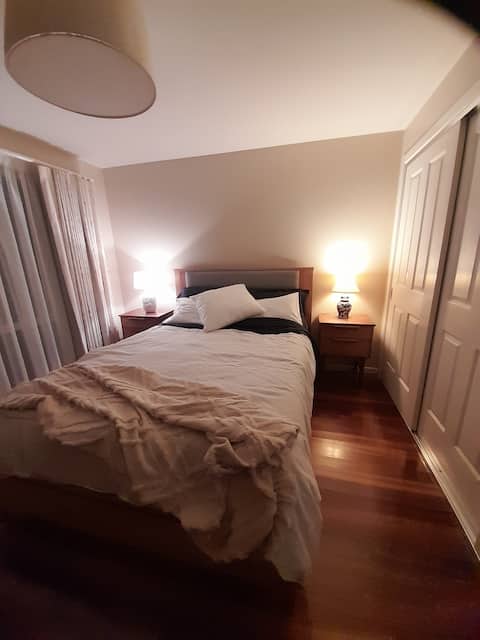 Quality one bedroom guesthouse with street parking