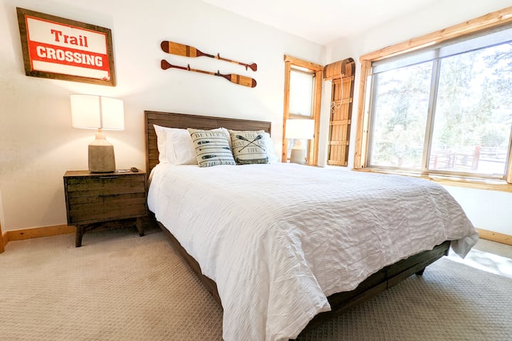 Sports Bedroom (Upstairs)