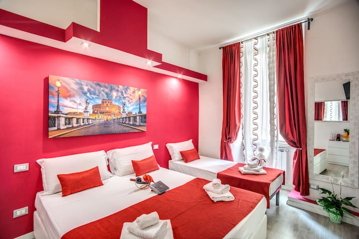 Royal Vatican suites gallery image 3