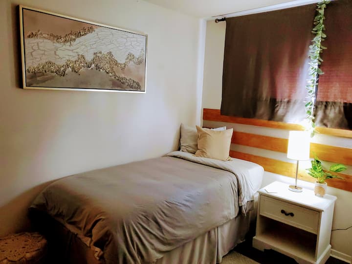 Comfort Oak Room/2-xl Twin Beds - Poughkeepsie, NY