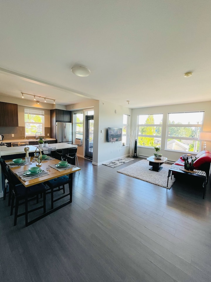 Burquitlam 2 Bedroom Luxury Condo - Coquitlam