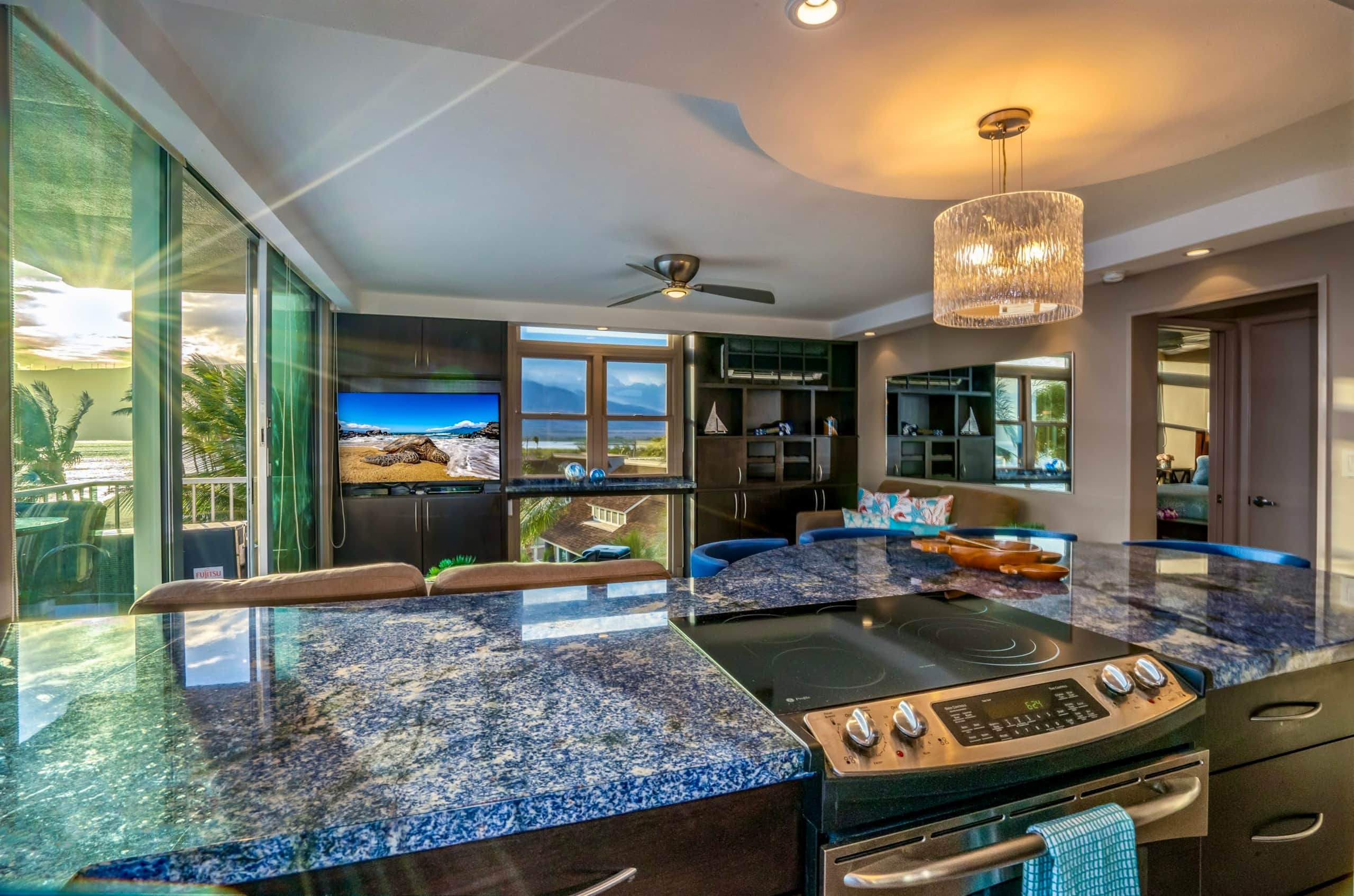 Ocean Front With Ocean View! AC, King Bed, 2 Bath! - Image 6