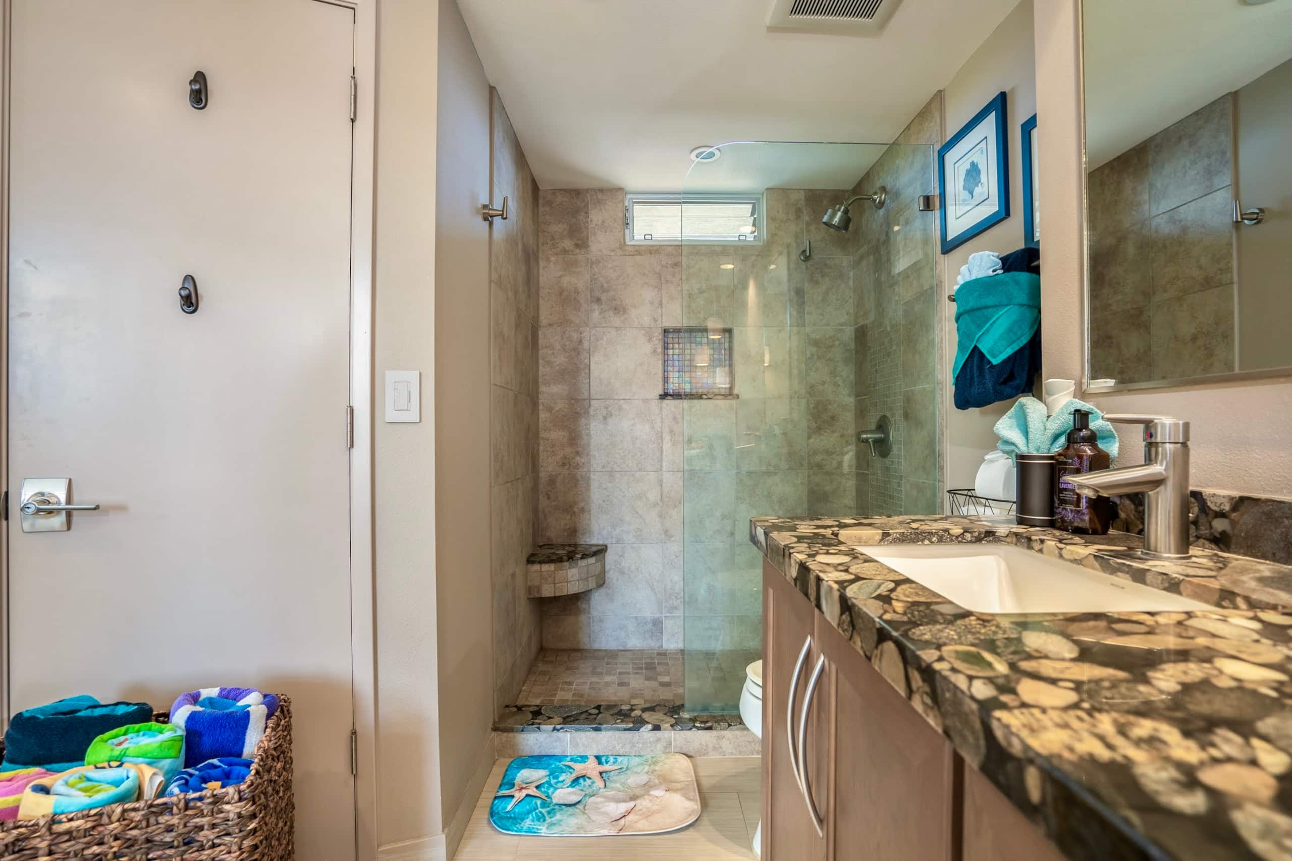 Ocean Front With Ocean View! AC, King Bed, 2 Bath! - Image 11