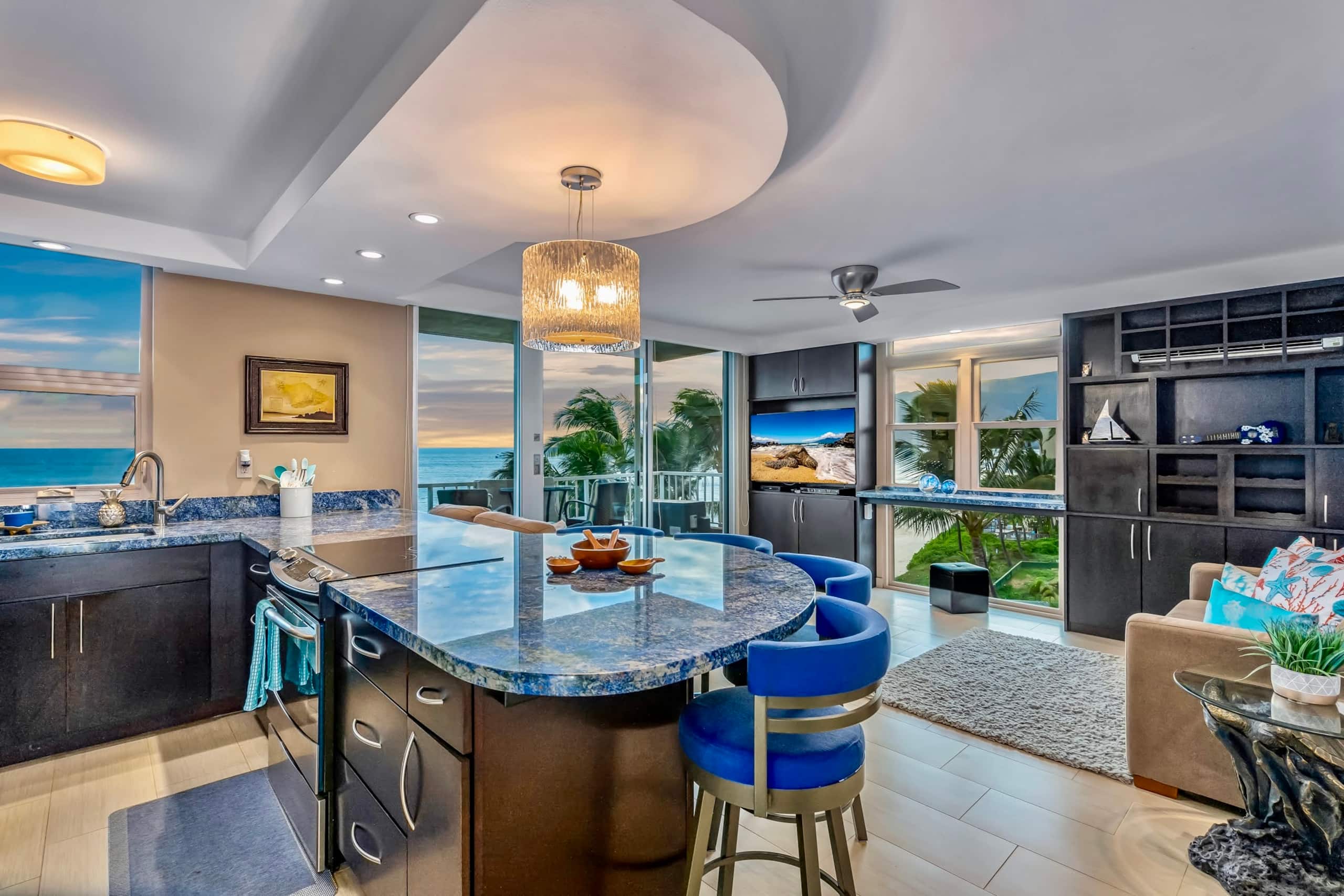 Ocean Front With Ocean View! AC, King Bed, 2 Bath! - Image 4