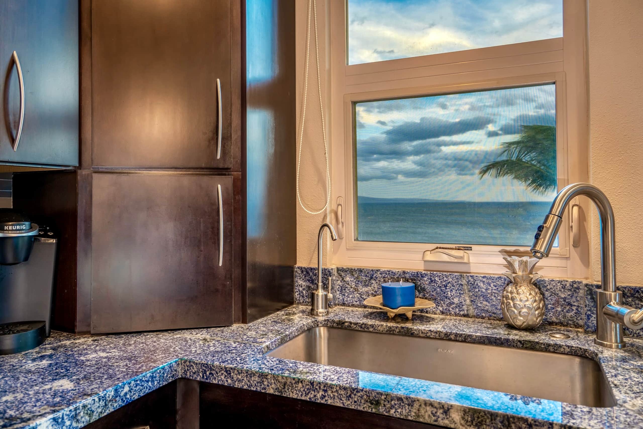 Ocean Front With Ocean View! AC, King Bed, 2 Bath! - Image 7